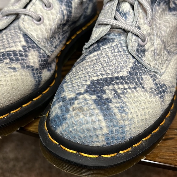 Dr. Martens 1460 Pascal Snake boot, size 6. - Picture 14 of 14